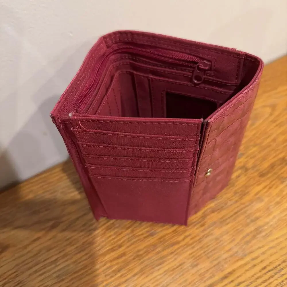 Liz Claiborne Wallet -‎ Faux Crocodile pattern dark pink.
